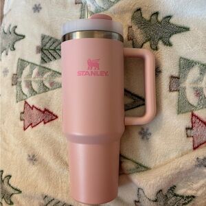 Pink Stanley 40 oz Quencher Tumbler